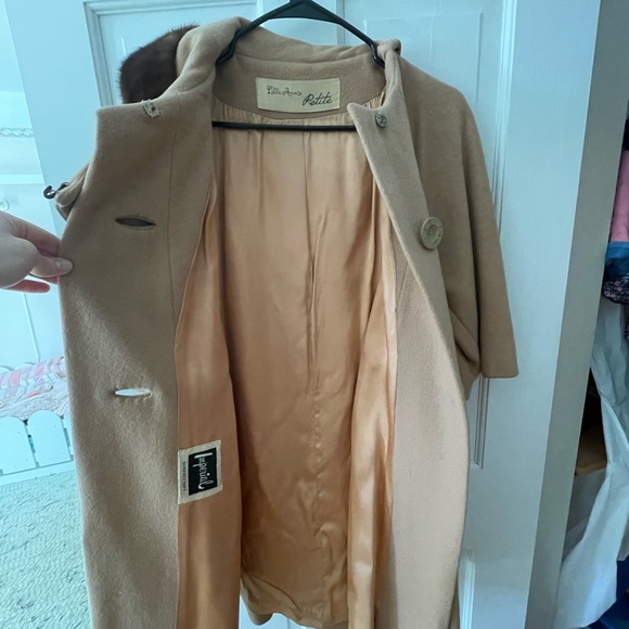 Petite small vintage camel wool coat with (real) fur collar - Picture 3 of 5